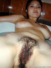 Busty chinese amateur dildos her asian pussy