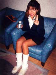 Japanese amateur coed dildos her hairy pussy