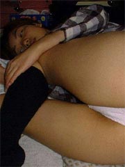 Chinese amateur chick shows her asian pussy