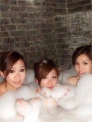Horny Asian teen girlfriends in homemade pix