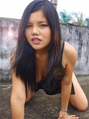 Busty Filipino amateur GF is posing outdoor