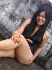 Busty and sexy Filipino amateur girlfriend is posing outdoor