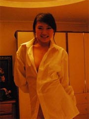 Hot and sexy Chinese babe is sharing her private photos here