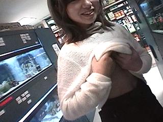 Homemade video of Asian amateur girl giving a blowjob in a fish shop